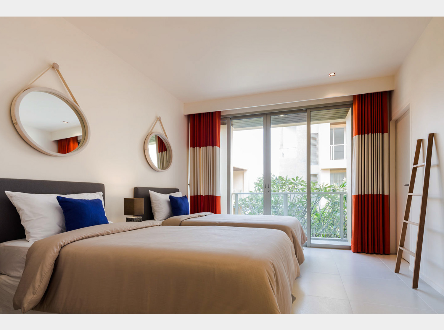 Condo Thewtalay Aquamarine ChaAm-HuaHin-Interior Living