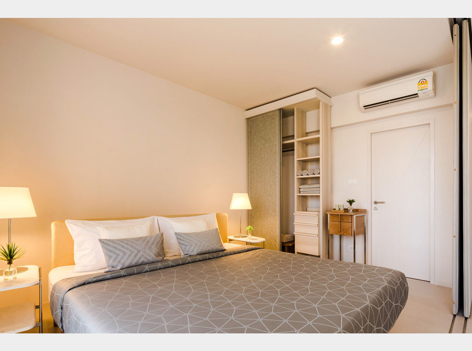 Condo Thewtalay Aquamarine ChaAm-HuaHin-Interior Living